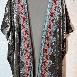 ANDREE BY UNIT Gray Velvet Boho Kimono Embroidered Open Front      Sz-M/L